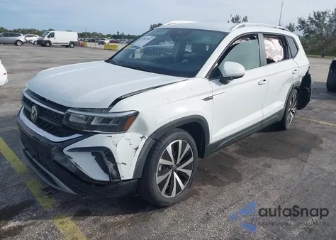 2024 Volkswagen Taos 1.5T Se из США, поврежденный, VIN 3VVSX7B26RM002813